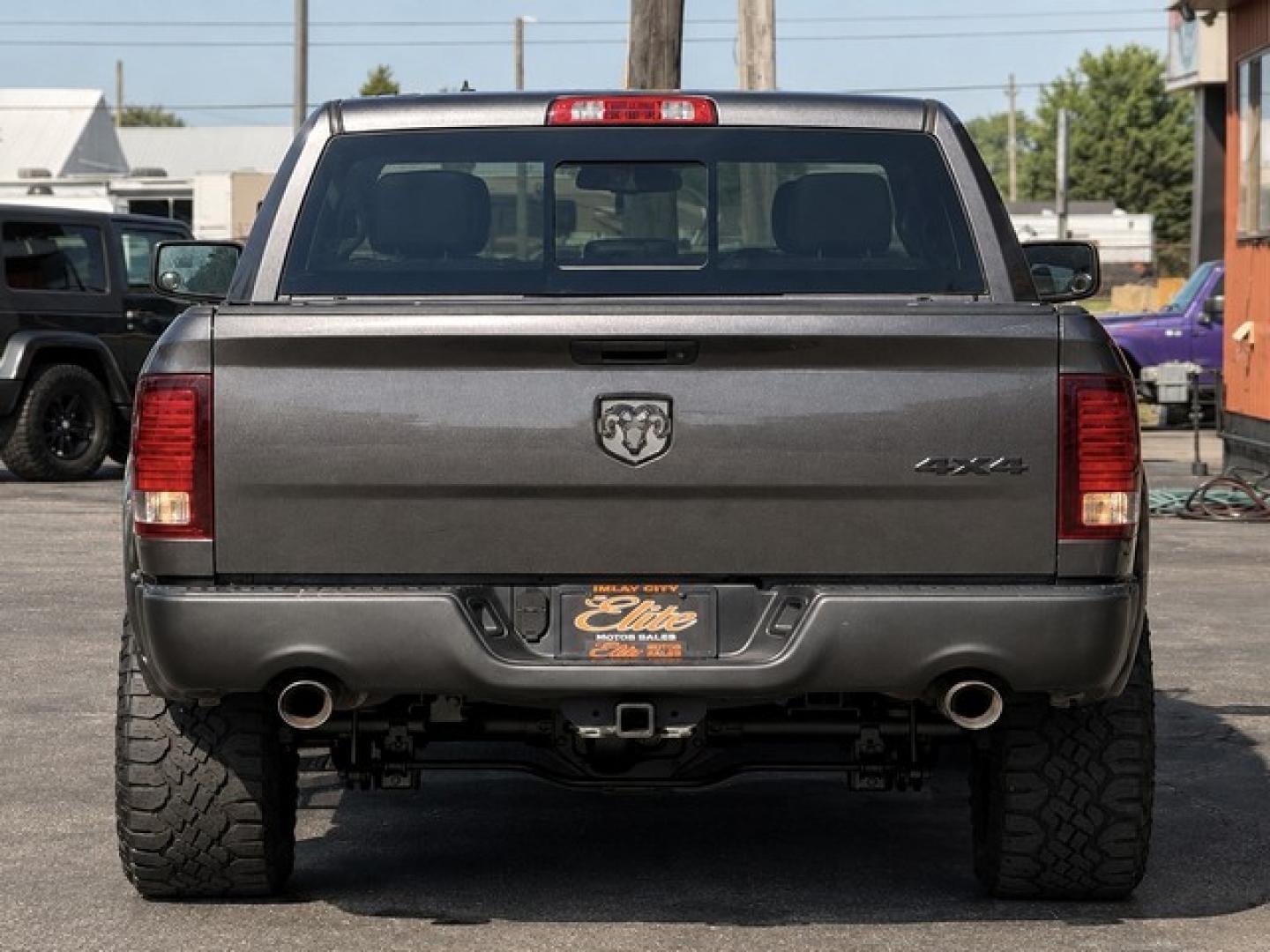 2016 GRAY RAM 1500 (1C6RR7MT4GS) with an V8,5.7L(345 CID),OHV engine, AUTOMATIC transmission, located at 14600 Frazho Road, Warren, MI, 48089, (586) 776-3400, 42.485996, -82.974220- Photo#5