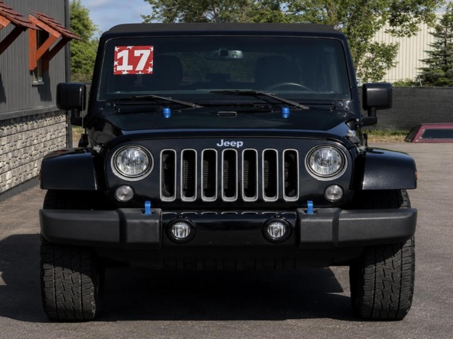 2017 BLACK JEEP WRANGLER (1C4BJWEG4HL) with an V6,3.6L(220 CID),DOHC engine, AUTOMATIC transmission, located at 14600 Frazho Road, Warren, MI, 48089, (586) 776-3400, 42.485996, -82.974220- Photo#4