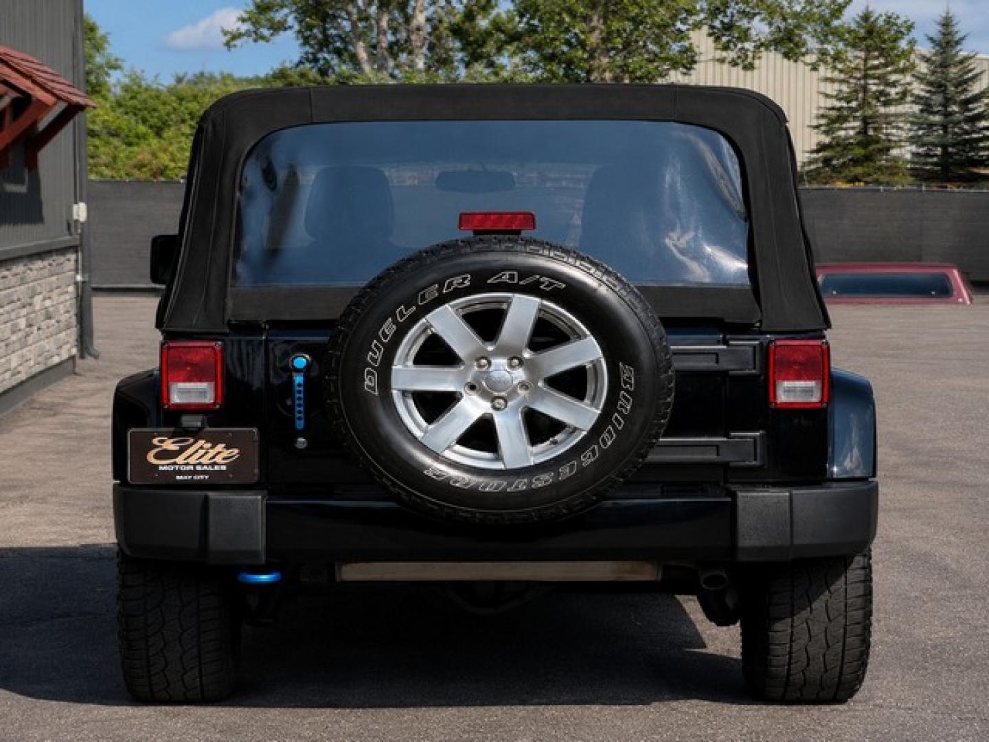 2017 BLACK JEEP WRANGLER (1C4BJWEG4HL) with an V6,3.6L(220 CID),DOHC engine, AUTOMATIC transmission, located at 14600 Frazho Road, Warren, MI, 48089, (586) 776-3400, 42.485996, -82.974220- Photo#5
