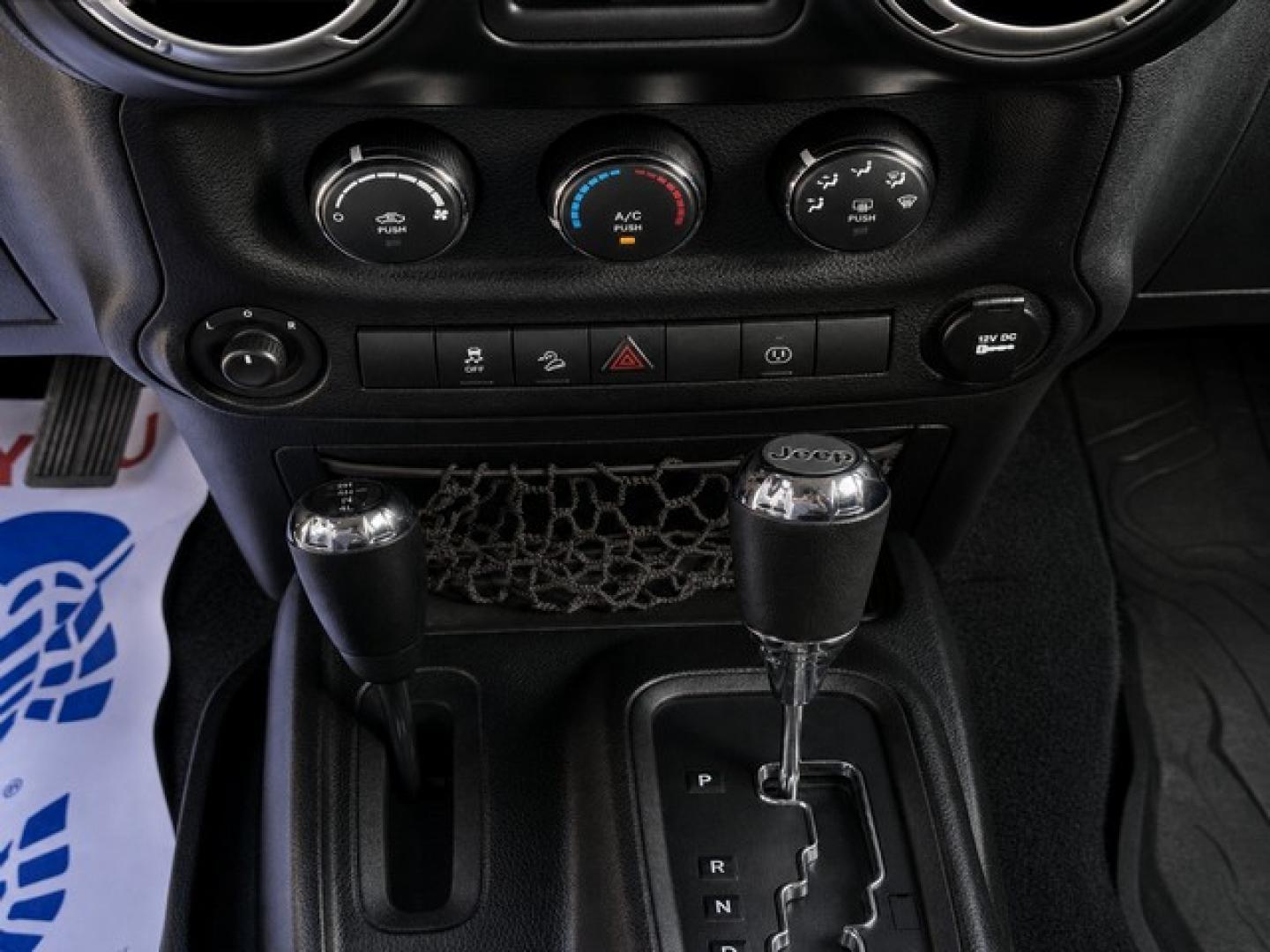2017 BLACK JEEP WRANGLER (1C4BJWEG4HL) with an V6,3.6L(220 CID),DOHC engine, AUTOMATIC transmission, located at 14600 Frazho Road, Warren, MI, 48089, (586) 776-3400, 42.485996, -82.974220- Photo#10