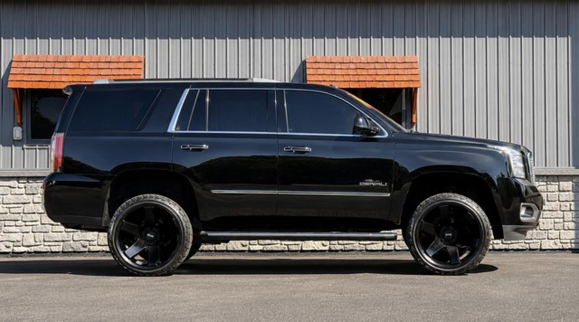 2016 BLACK GMC YUKON DENALI (1GKS2CKJ7GR) with an V8,6.2L(376 CID),OHV engine, AUTOMATIC transmission, located at 14600 Frazho Road, Warren, MI, 48089, (586) 776-3400, 42.485996, -82.974220- Photo#3