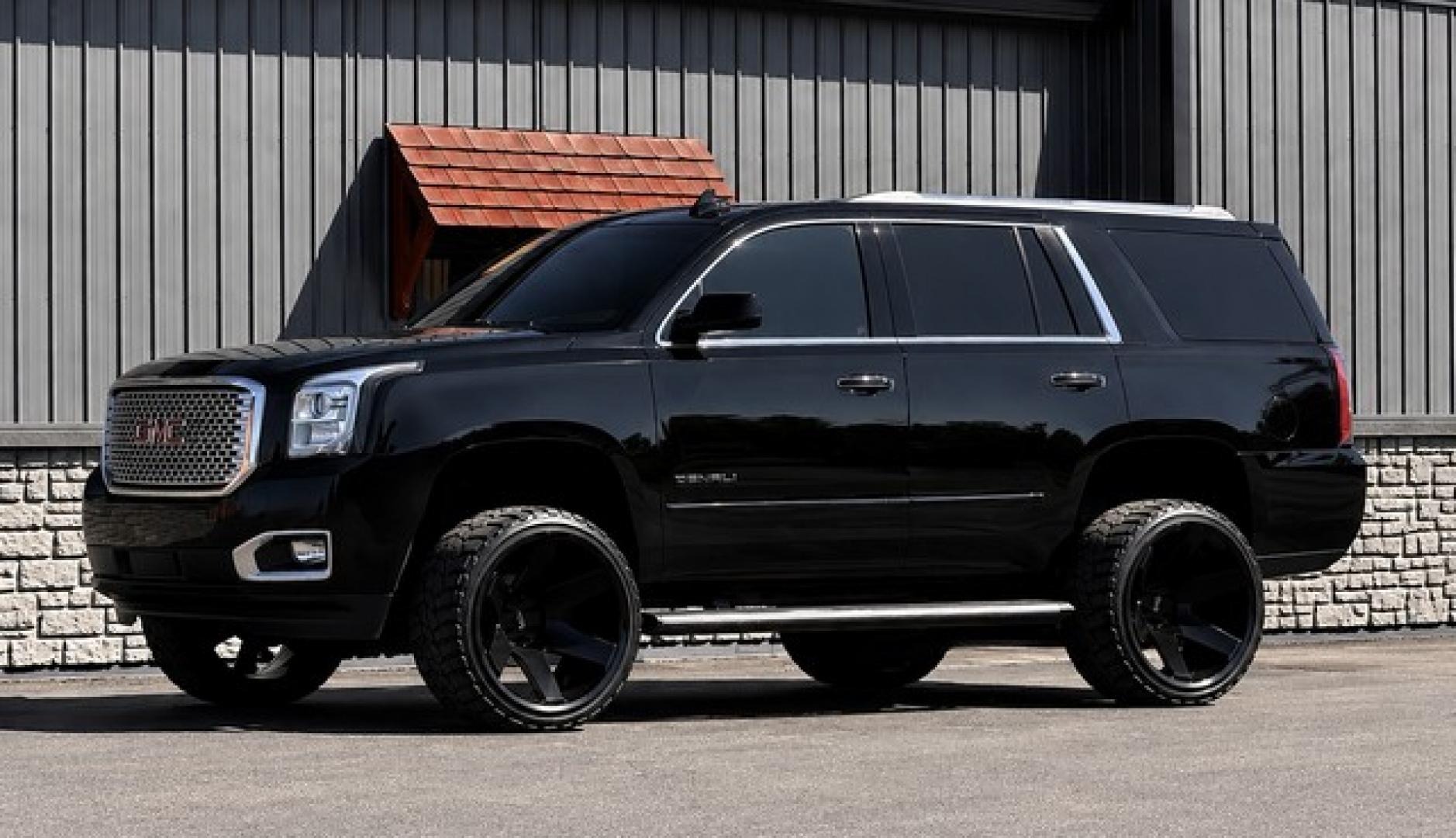 2016 BLACK GMC YUKON DENALI (1GKS2CKJ7GR) with an V8,6.2L(376 CID),OHV engine, AUTOMATIC transmission, located at 14600 Frazho Road, Warren, MI, 48089, (586) 776-3400, 42.485996, -82.974220- Photo#4