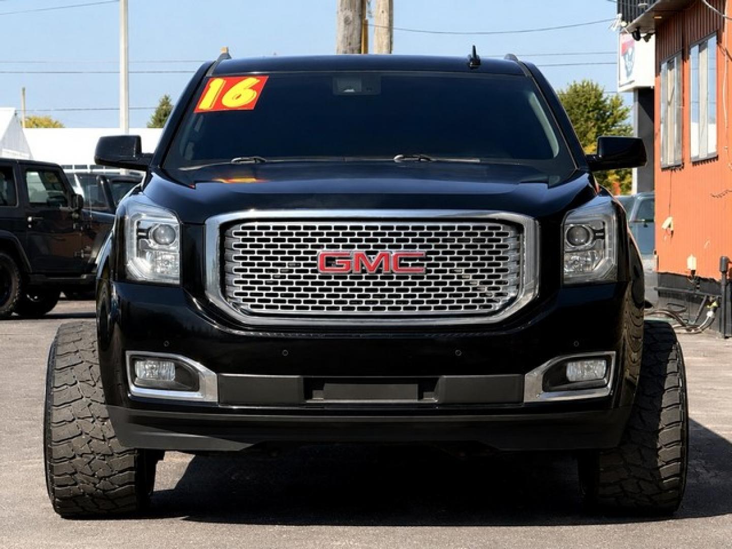 2016 BLACK GMC YUKON DENALI (1GKS2CKJ7GR) with an V8,6.2L(376 CID),OHV engine, AUTOMATIC transmission, located at 14600 Frazho Road, Warren, MI, 48089, (586) 776-3400, 42.485996, -82.974220- Photo#5