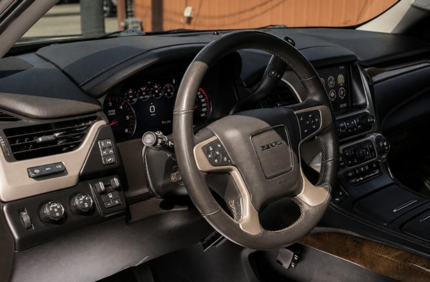 2016 BLACK GMC YUKON DENALI (1GKS2CKJ7GR) with an V8,6.2L(376 CID),OHV engine, AUTOMATIC transmission, located at 14600 Frazho Road, Warren, MI, 48089, (586) 776-3400, 42.485996, -82.974220- Photo#17