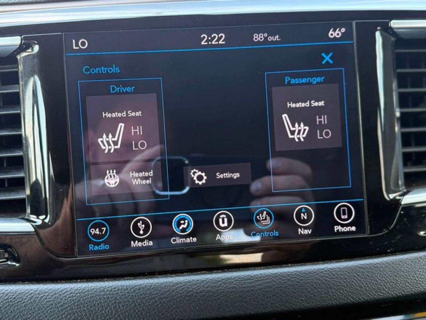 2018 GRAY CHRYSLER PACIFICA (2C4RC1EGXJR) with an V6,3.6L(220 CID),DOHC engine, AUTOMATIC transmission, located at 14600 Frazho Road, Warren, MI, 48089, (586) 776-3400, 42.485996, -82.974220- Photo#21