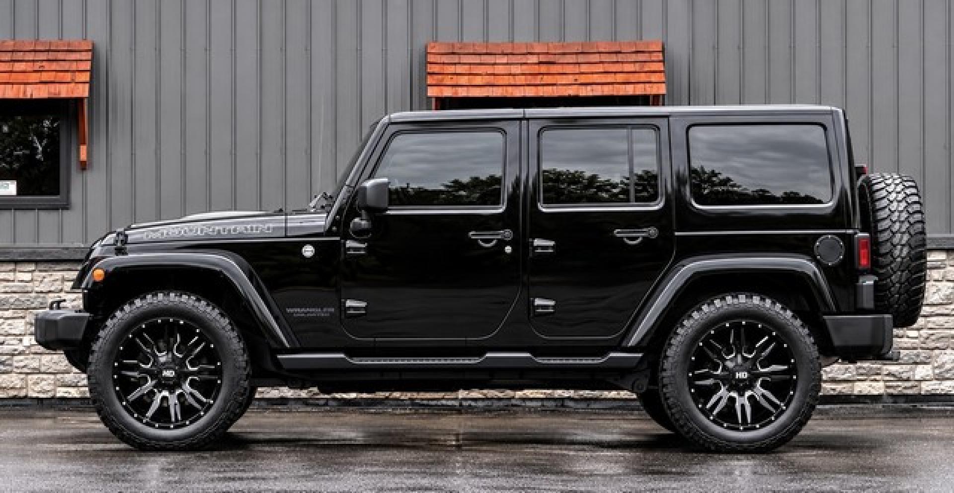 2017 BLACK JEEP WRANGLER (1C4BJWEG3HL) with an V6,3.6L(220 CID),DOHC engine, AUTOMATIC transmission, located at 14600 Frazho Road, Warren, MI, 48089, (586) 776-3400, 42.485996, -82.974220- Photo#1