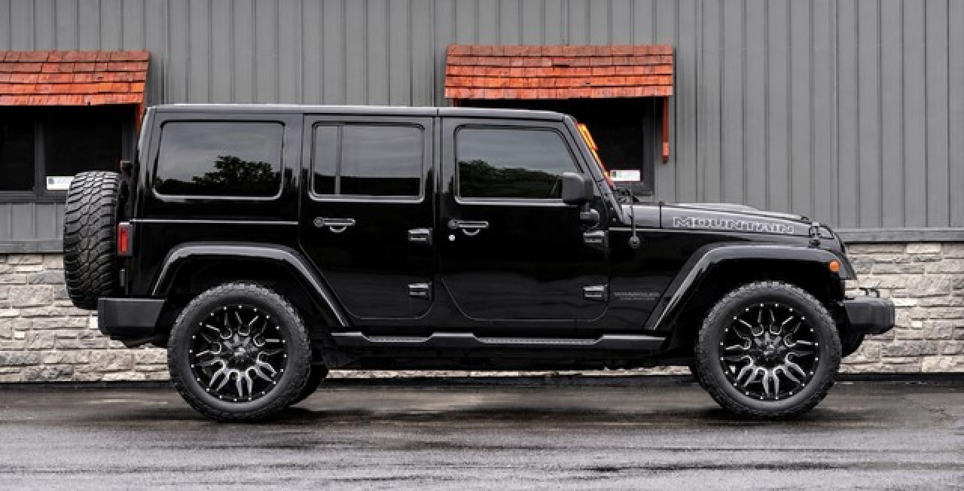 2017 BLACK JEEP WRANGLER (1C4BJWEG3HL) with an V6,3.6L(220 CID),DOHC engine, AUTOMATIC transmission, located at 14600 Frazho Road, Warren, MI, 48089, (586) 776-3400, 42.485996, -82.974220- Photo#4