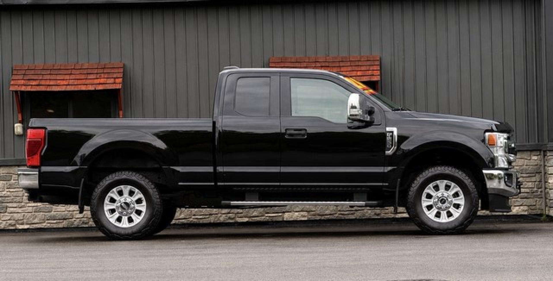 2020 BLACK FORD F-250 SUPER DUTY (1FT7X2B60LE) with an V8,6.2L(379 CID), engine, AUTOMATIC transmission, located at 14600 Frazho Road, Warren, MI, 48089, (586) 776-3400, 42.485996, -82.974220- Photo#2