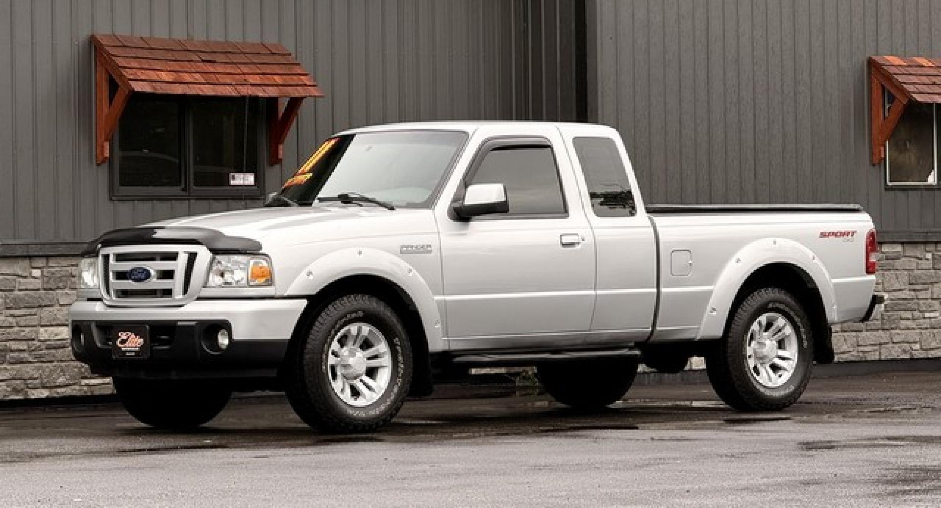 2011 SILVER FORD RANGER (1FTLR4FE8BP) with an V6,4.0L(245 CID),SOHC engine, AUTOMATIC transmission, located at 14600 Frazho Road, Warren, MI, 48089, (586) 776-3400, 42.485996, -82.974220- Photo#2