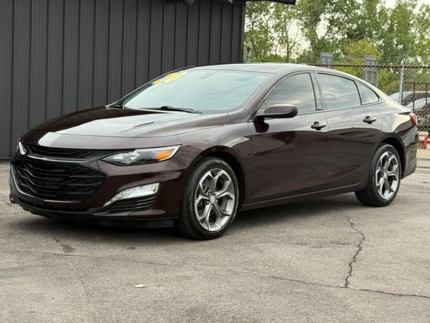 2020 BLACK CHERRY CHEVROLET MALIBU (1G1ZD5ST4LF) with an L4,1.5L(91 CID), engine, AUTOMATIC transmission, located at 14600 Frazho Road, Warren, MI, 48089, (586) 776-3400, 42.485996, -82.974220- Photo#2