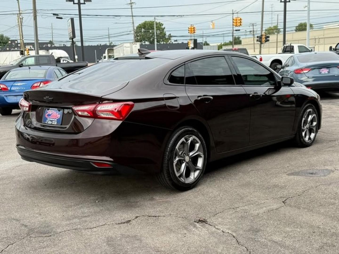 2020 BLACK CHERRY CHEVROLET MALIBU (1G1ZD5ST4LF) with an L4,1.5L(91 CID), engine, AUTOMATIC transmission, located at 14600 Frazho Road, Warren, MI, 48089, (586) 776-3400, 42.485996, -82.974220- Photo#6