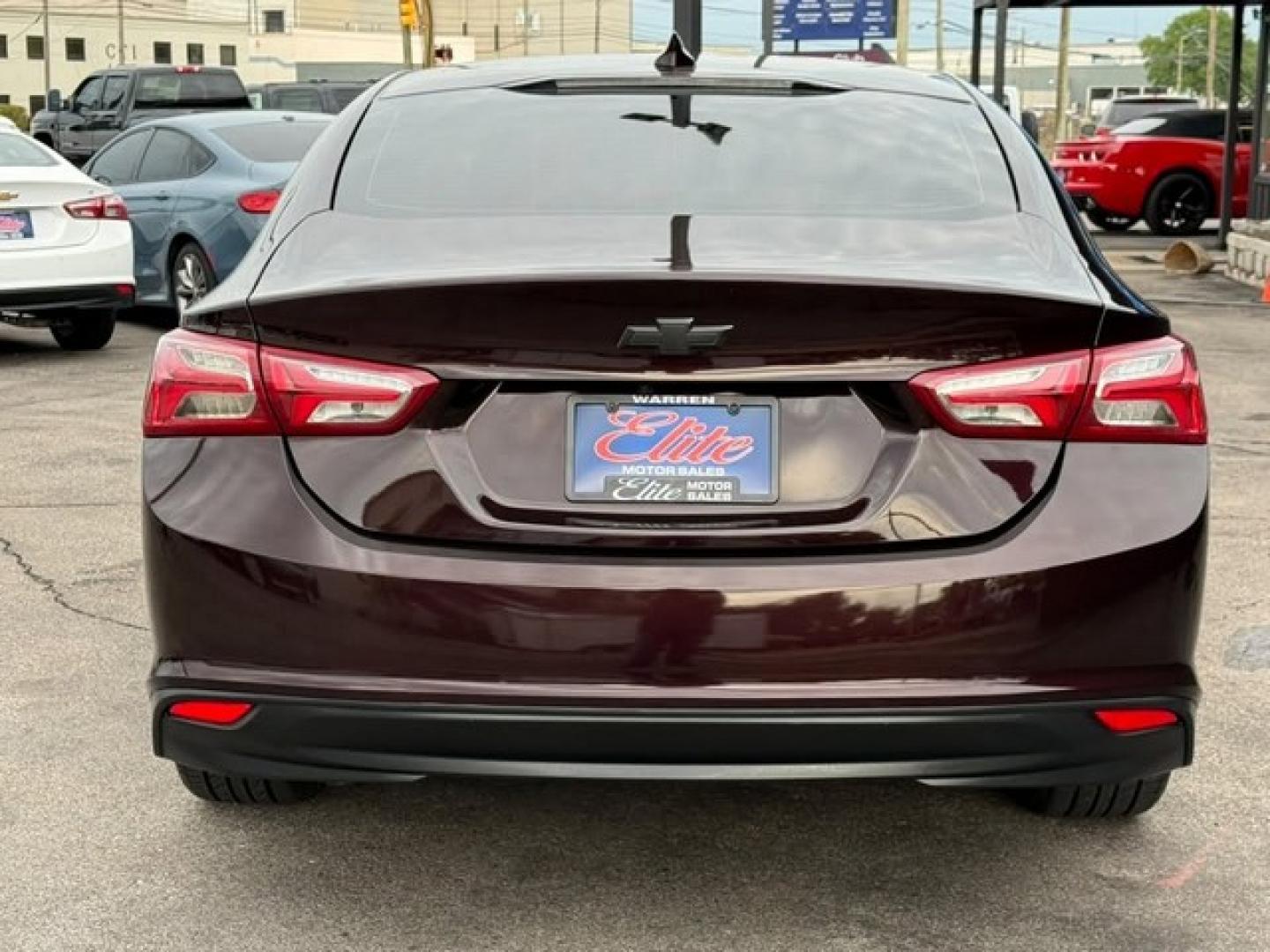 2020 BLACK CHERRY CHEVROLET MALIBU (1G1ZD5ST4LF) with an L4,1.5L(91 CID), engine, AUTOMATIC transmission, located at 14600 Frazho Road, Warren, MI, 48089, (586) 776-3400, 42.485996, -82.974220- Photo#7