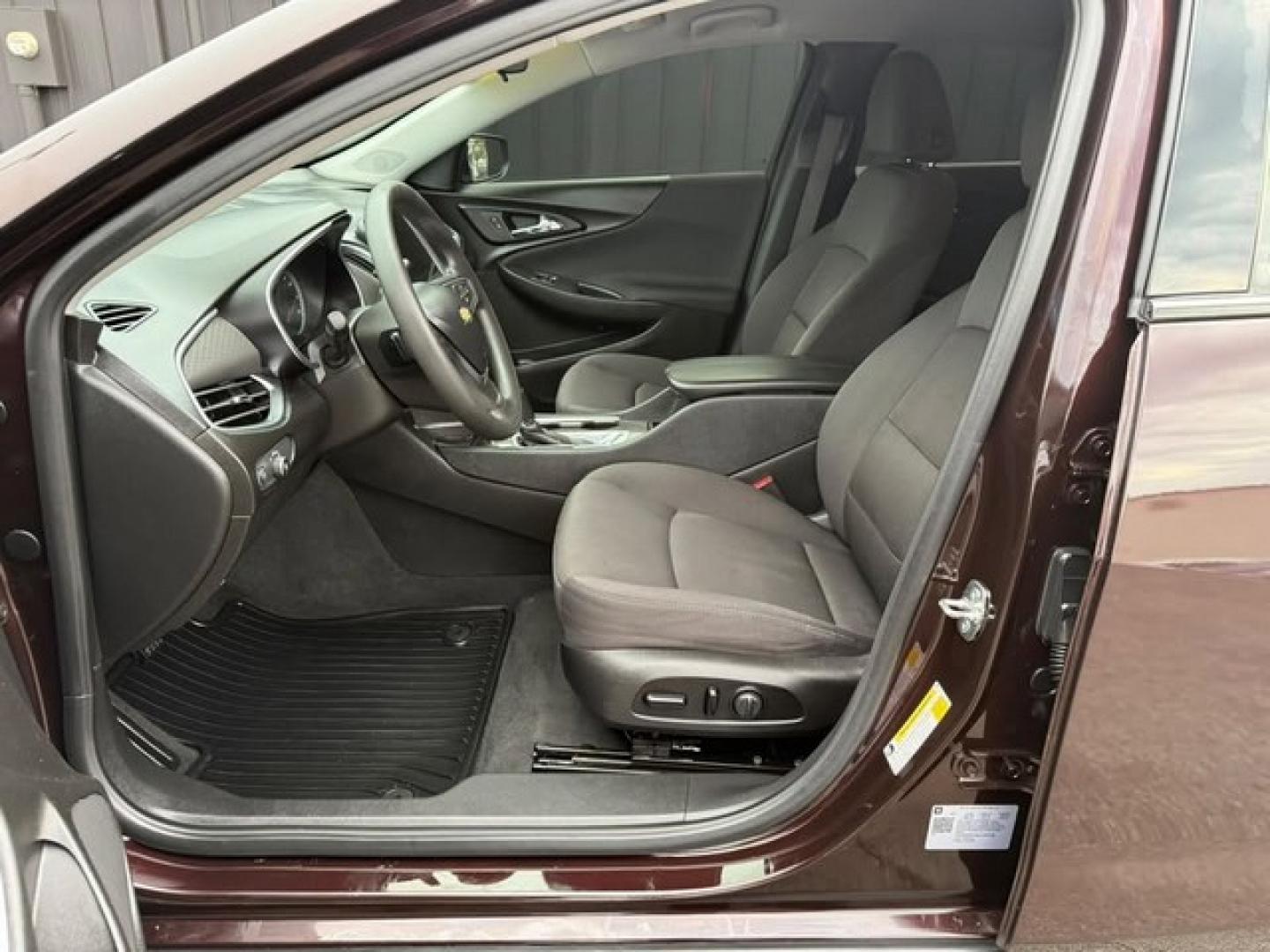 2020 BLACK CHERRY CHEVROLET MALIBU (1G1ZD5ST4LF) with an L4,1.5L(91 CID), engine, AUTOMATIC transmission, located at 14600 Frazho Road, Warren, MI, 48089, (586) 776-3400, 42.485996, -82.974220- Photo#9