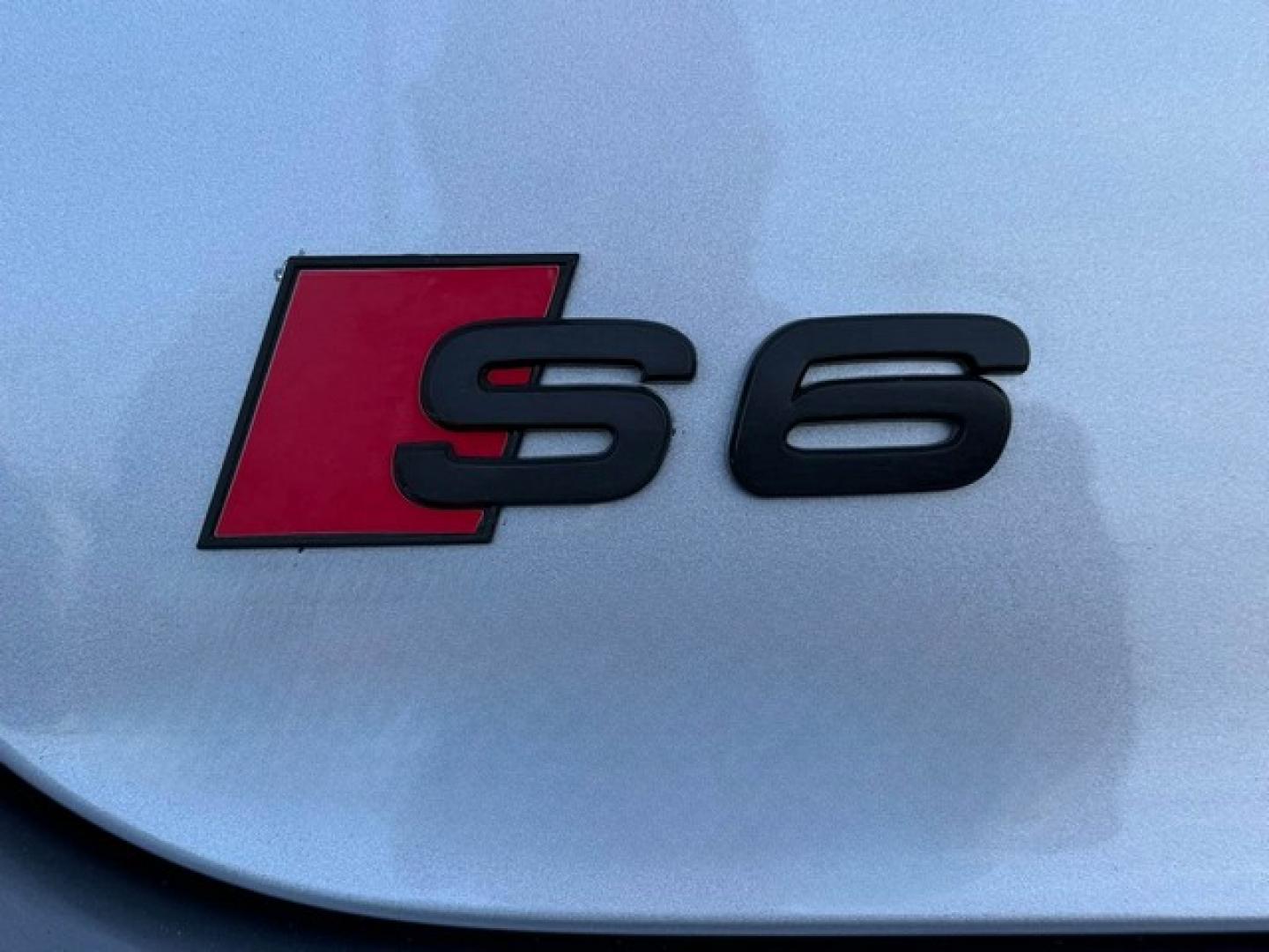 2016 SILVER AUDI S6 (WAUF2AFC1GN) with an V8,4.0L(244 CID),DOHC engine, AUTOMATIC transmission, located at 14600 Frazho Road, Warren, MI, 48089, (586) 776-3400, 42.485996, -82.974220- Photo#6