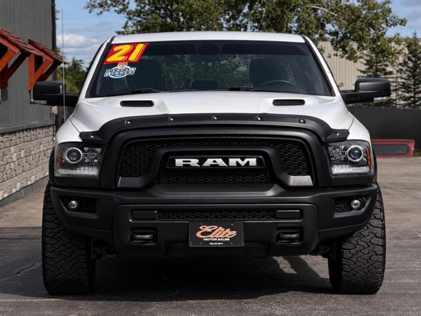 2021 WHITE RAM 1500 CLASSIC (1C6RR7LT4MS) with an V8,5.7L(345 CID),OHV engine, AUTOMATIC transmission, located at 14600 Frazho Road, Warren, MI, 48089, (586) 776-3400, 42.485996, -82.974220- Photo#3