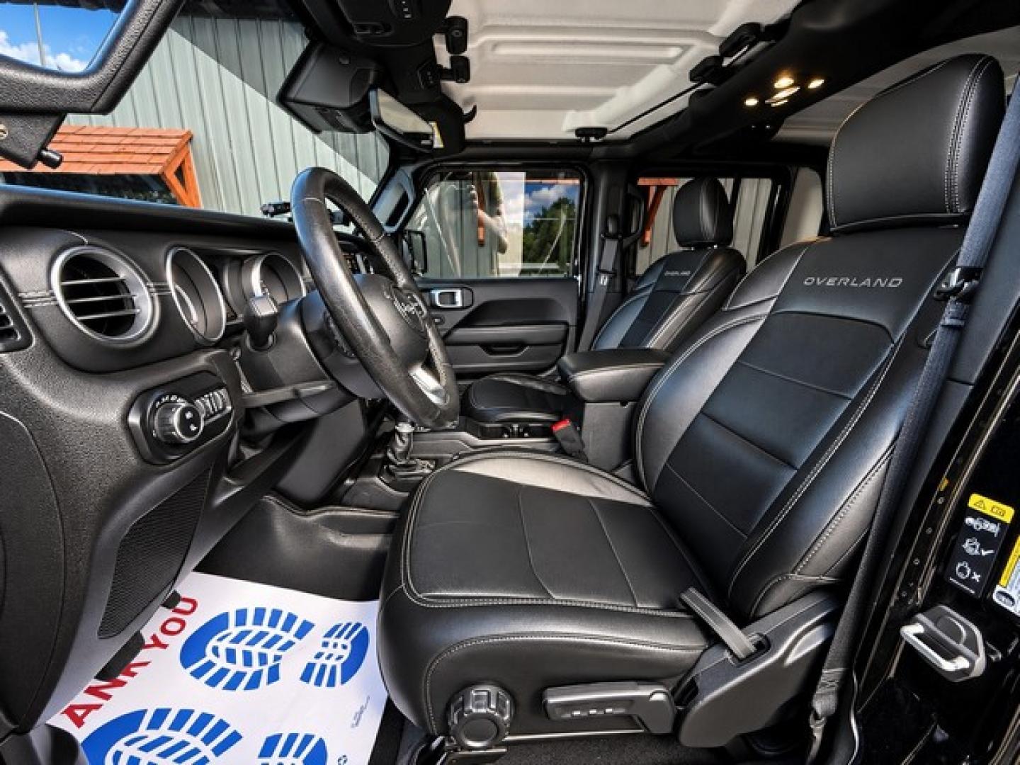 2020 BLACK JEEP GLADIATOR (1C6HJTFG5LL) with an V6,3.6L(220 CID),DOHC engine, AUTOMATIC transmission, located at 14600 Frazho Road, Warren, MI, 48089, (586) 776-3400, 42.485996, -82.974220- Photo#12