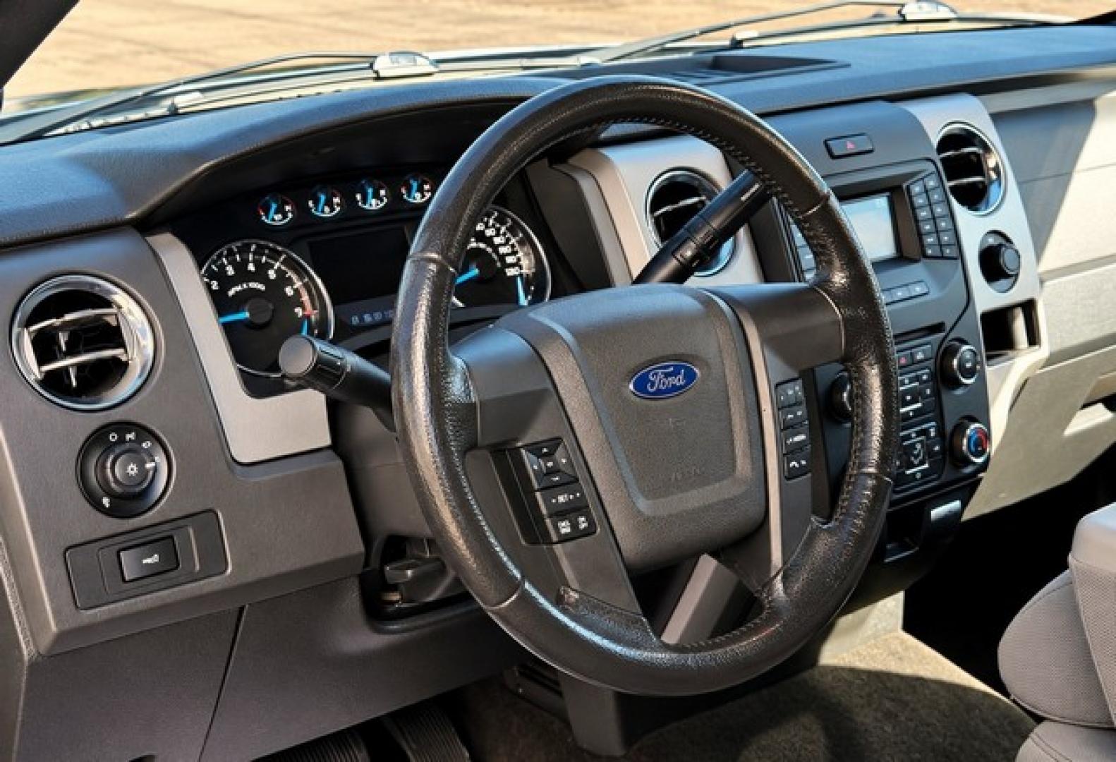 2013 GRAY FORD F-150 (1FTFX1EF0DF) with an V8,5.0L(302 CID),DOHC engine, AUTOMATIC transmission, located at 14600 Frazho Road, Warren, MI, 48089, (586) 776-3400, 42.485996, -82.974220- Photo#9