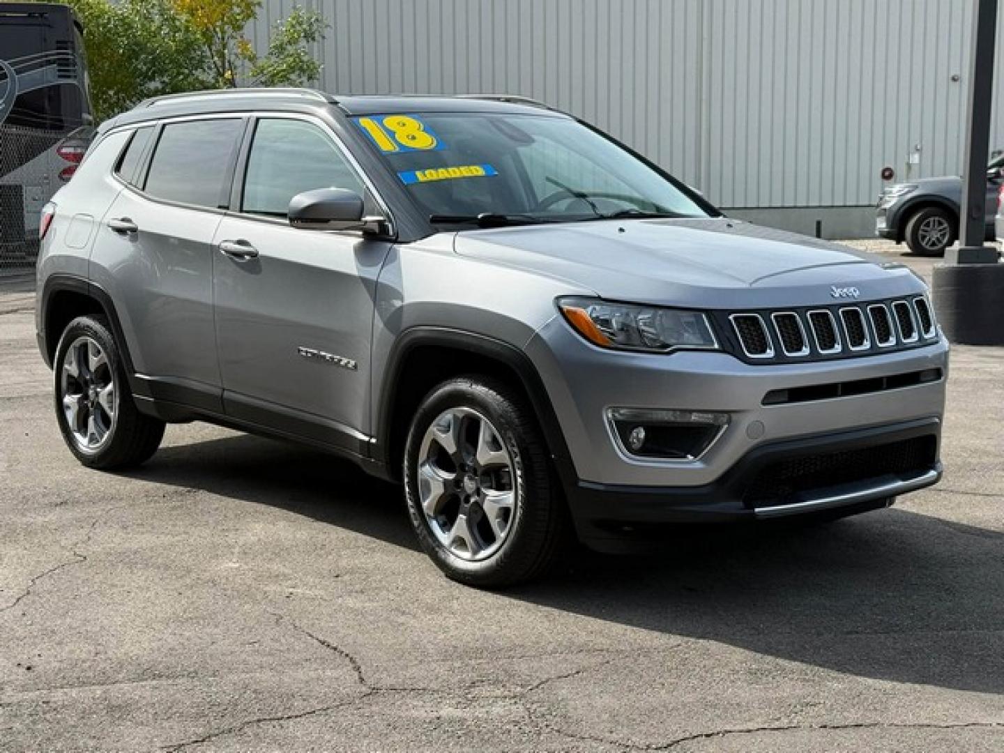 2018 BILLET SILVER METALLIC JEEP COMPASS (3C4NJDCB9JT) with an L4,2.4L(144 CID), engine, AUTOMATIC transmission, located at 14600 Frazho Road, Warren, MI, 48089, (586) 776-3400, 42.485996, -82.974220- Photo#4