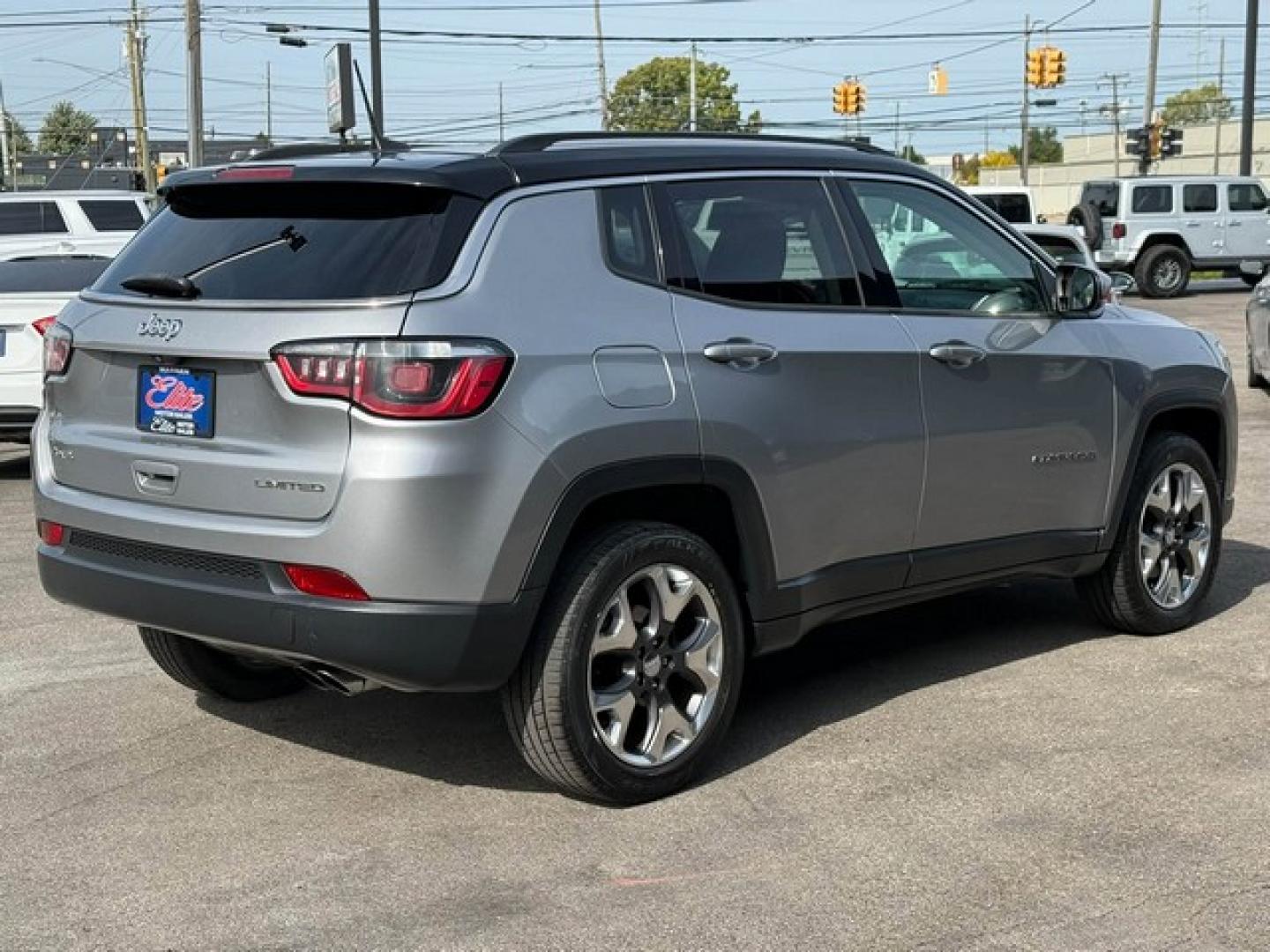 2018 BILLET SILVER METALLIC JEEP COMPASS (3C4NJDCB9JT) with an L4,2.4L(144 CID), engine, AUTOMATIC transmission, located at 14600 Frazho Road, Warren, MI, 48089, (586) 776-3400, 42.485996, -82.974220- Photo#6