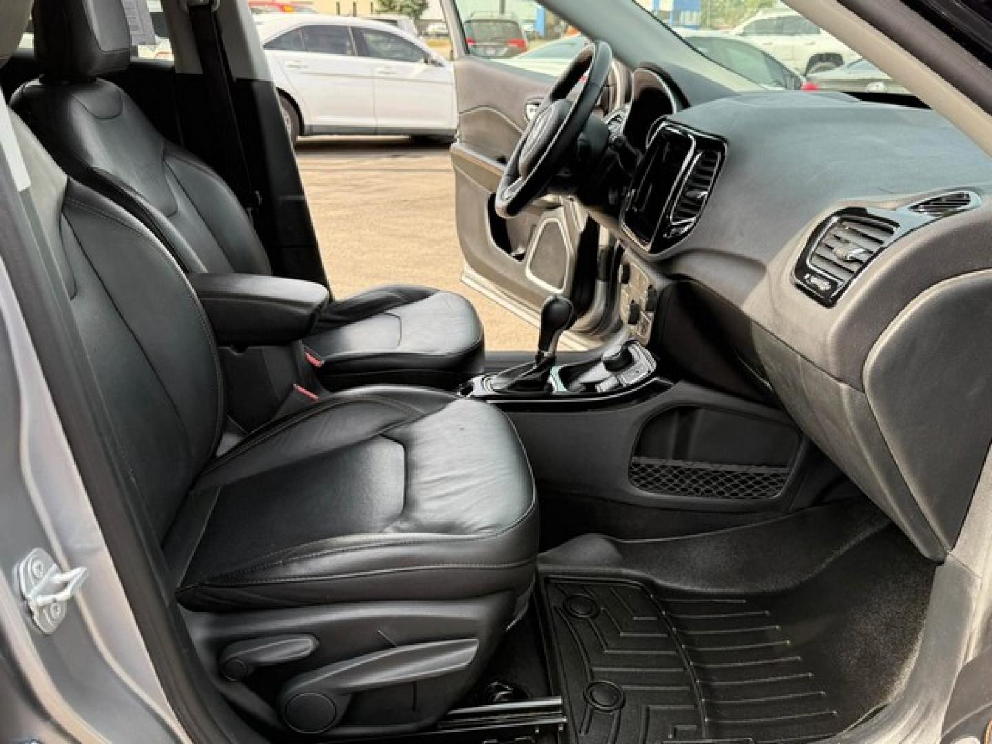 2018 BILLET SILVER METALLIC JEEP COMPASS (3C4NJDCB9JT) with an L4,2.4L(144 CID), engine, AUTOMATIC transmission, located at 14600 Frazho Road, Warren, MI, 48089, (586) 776-3400, 42.485996, -82.974220- Photo#14