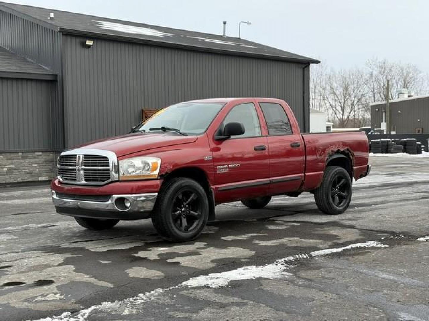 2006 BURGANDY DODGE RAM 1500 PICKUP (1D7HU18226S) with an V8,5.7L(345 CID),OHV engine, AUTOMATIC transmission, located at 14600 Frazho Road, Warren, MI, 48089, (586) 776-3400, 42.485996, -82.974220 - Photo#1