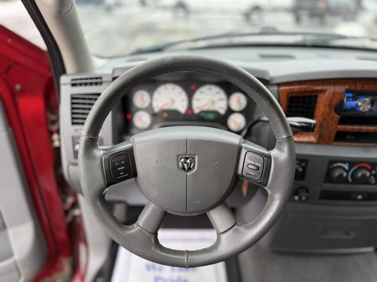 2006 BURGANDY DODGE RAM 1500 PICKUP (1D7HU18226S) with an V8,5.7L(345 CID),OHV engine, AUTOMATIC transmission, located at 14600 Frazho Road, Warren, MI, 48089, (586) 776-3400, 42.485996, -82.974220 - Photo#9